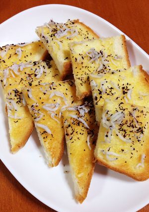 子供大好き！栄養満点しらすゆかりトースト-レシピのメイン写真