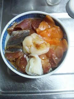 2月9日晩飯【海鮮丼】-レシピのメイン写真