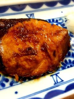 シンプルで美味しい!ブリの甘辛煮付け-レシピのメイン写真