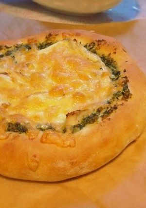 バジルとハーブチキンのピザ-レシピのメイン写真