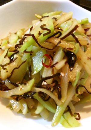 ハヤトウリのピリ辛☆塩こんぶ炒め-レシピのメイン写真