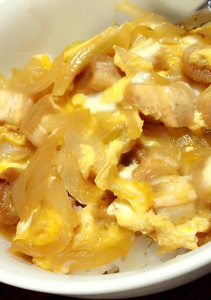 ランチ夜食に お麩のふわふわ卵とじ丼ぶり-レシピのメイン写真