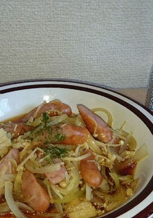 レンジで簡単!玉ねぎソーセージの黒酢和え-レシピのメイン写真