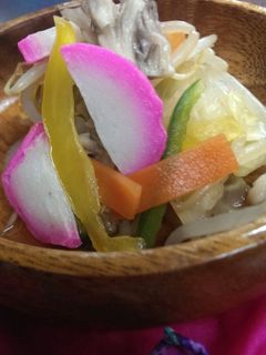 超簡単 ピンク蒲鉾と7色野菜のおひたし-レシピのメイン写真
