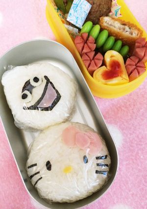 簡単キャラ弁♪キティおにぎり-レシピのメイン写真
