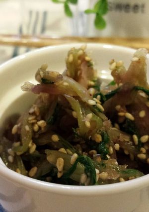 簡単♪かぶの茎のめんつゆ合え-レシピのメイン写真