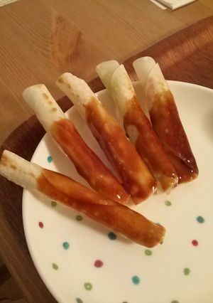 ポッキー？？ちくわ？？餃子の皮巻き巻き-レシピのメイン写真