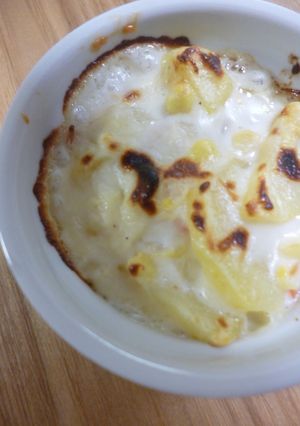シチューをのせたココットカマン-レシピのメイン写真
