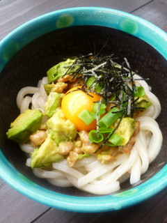アボカド納豆うどん♪-レシピのメイン写真