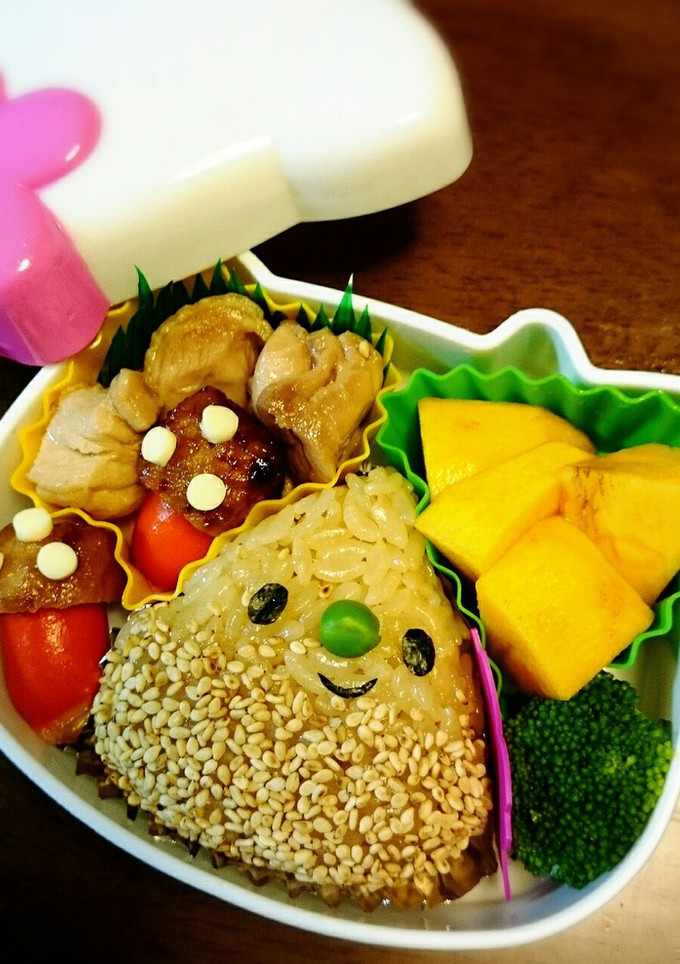 キャラ弁★栗おにぎりときのこの秋弁当-レシピのメイン写真