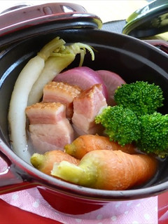 ストウブで食べる野菜スープ 茅乃舎だし-レシピのメイン写真