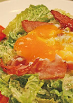 娃々菜の温玉ベーコンサラダ-レシピのメイン写真