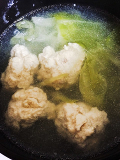 ふわふわ鶏肉団子とキャベツのスープ-レシピのメイン写真