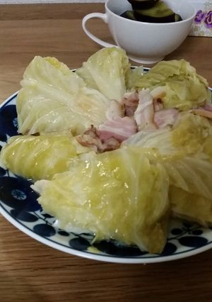 お鍋でまるごと焼きキャベツ！！-レシピのメイン写真