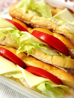 海老とアボカドサラダのサンドイッチ-レシピのメイン写真