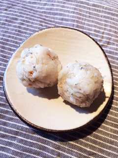 じゃことごまのおにぎり-レシピのメイン写真