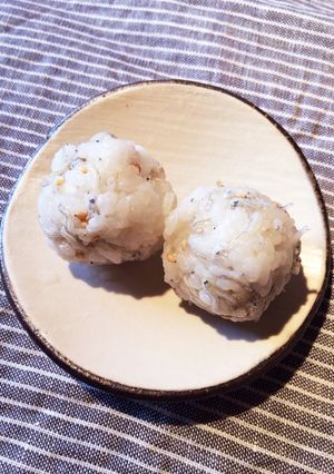 じゃことごまのおにぎり-レシピのメイン写真