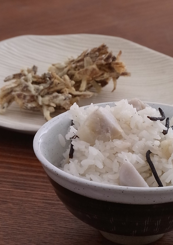 里芋ごはんと里芋の皮のかき揚げ-レシピのメイン写真