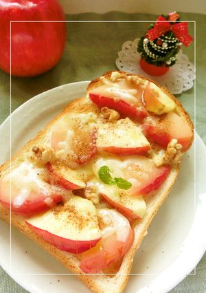 食感Ｗ❀りんごと胡桃の蜂蜜チーズトースト-レシピのメイン写真