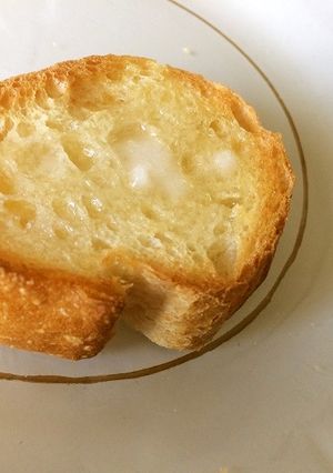 簡単すぎる！ココナッツオイル乗せバゲット-レシピのメイン写真