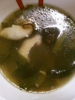 簡単 きくらげ ニラ 椎茸の 中華スープ-レシピのメイン写真
