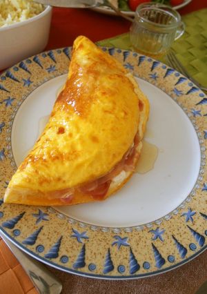 生ハムとチーズのふわふわスフレオムレツ-レシピのメイン写真