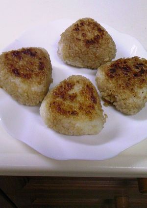 香ばし醤油♪母のほっこり焼おにぎり-レシピのメイン写真