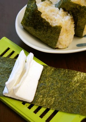 おむすびが崩れない噛み切りやすい海苔-レシピのメイン写真