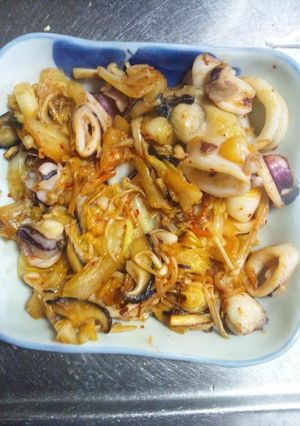 ３月６日晩飯【イカキムチ炒め】-レシピのメイン写真