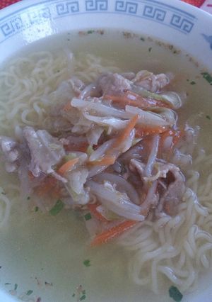 インスタントラーメンにのせる野菜炒め-レシピのメイン写真