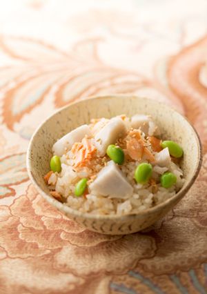 彩り鮮やか！里芋と鮭の炊き込みご飯-レシピのメイン写真