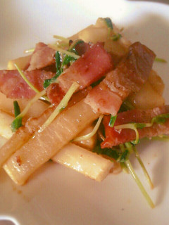 大根とベーコンと豆苗のしょうが炒め-レシピのメイン写真