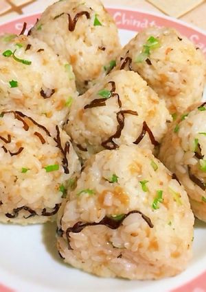 食がすすむ！天かす和風おにぎり-レシピのメイン写真