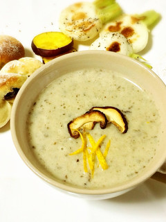 ブレンダーで!簡単☆濃厚しいたけスープ-レシピのメイン写真