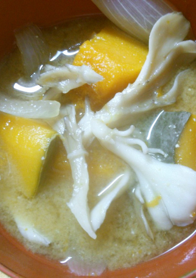 朝食♪ かぼちゃ 舞茸 玉ねぎの 味噌汁-レシピのメイン写真