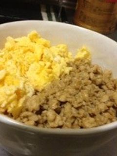 簡単!うますぎ★2色のそぼろご飯★-レシピのメイン写真