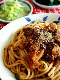 赤味噌香る、舞茸と挽き肉の絶品おうどん。-レシピのメイン写真
