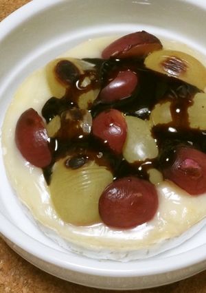 焼き葡萄とバルサミコのココットカマン-レシピのメイン写真