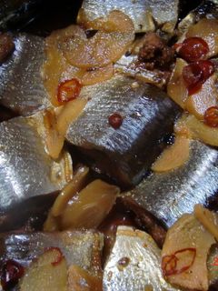 圧力鍋で骨まで柔か~♪寿司酢で秋刀魚煮☆-レシピのメイン写真