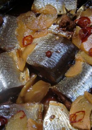 圧力鍋で骨まで柔か～♪寿司酢で秋刀魚煮☆-レシピのメイン写真