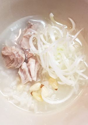 一人用土鍋で作る鶏肉の中華粥-レシピのメイン写真