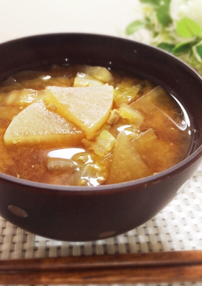 冬⭐大根と白菜と玉ねぎのお味噌汁♪-レシピのメイン写真