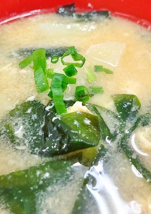 ワカメ馬鈴薯ネギ玉子味噌汁（松小５）-レシピのメイン写真