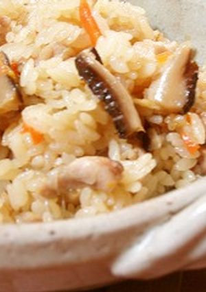 コンソメで五目炊き込みご飯-レシピのメイン写真