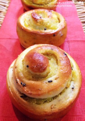 もっちり食感♪さつまいもとごまのパン-レシピのメイン写真