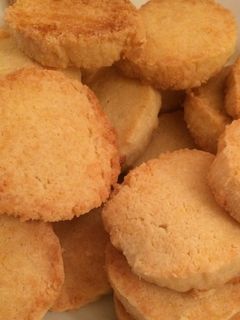 ココナツパウダーで簡単ショートブレッド-レシピのメイン写真