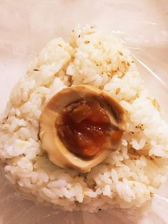 うまうま〜煮卵おにぎり!朝お弁当卵☆-レシピのメイン写真