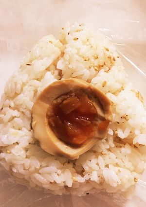 うまうま〜煮卵おにぎり！朝お弁当卵☆-レシピのメイン写真