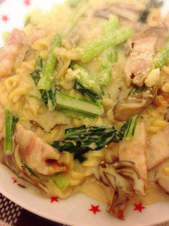 小松菜と舞茸のベーコンクリームパスタ-レシピのメイン写真