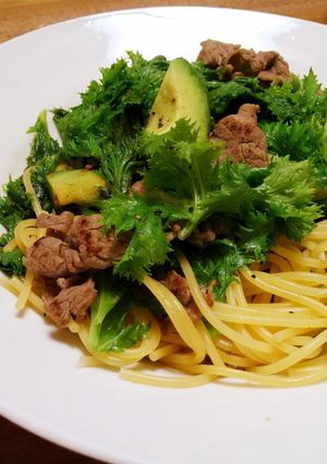 わさび菜・牛肉・アボカドのさっぱりパスタ-レシピのメイン写真